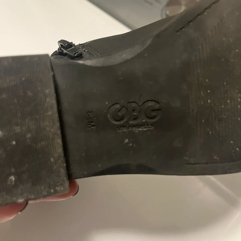 Black size 8 1/2 boots - Picture 8 of 8